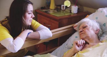 Read more about the article „Aš čia!“ – savanorių liudijimai: Aurelija hospise