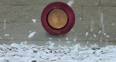 Read more about the article #Krintančios lėkštės – apie žmogaus sukūrimą, nuopuolį ir išgelbėjimą