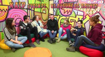 Read more about the article Kaip protingai tikėti? – IŠPAŽINTIS AR POKALBIS SU PSICHOLOGU?