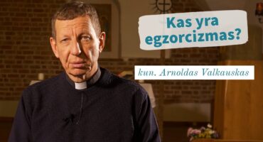 Read more about the article Kas yra egzorcizmas? kun. Arnoldas Valkauskas