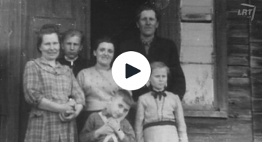 Read more about the article Pasaulio teisuoliai. Istorija, kuria sunku patikėti: baltaraiščių spąstuose – trys žydės ir lietuvių gelbėtojų dukrelė