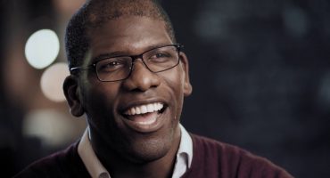 Read more about the article Alfa ištraukos 14/4 Quincey Bellot liudijimas apie stebuklingą išgydymą