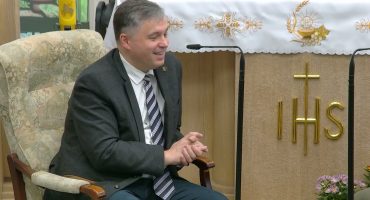 Read more about the article Žuvelė #080 Vertybės. Kas yra žmogus? A. Macas ir A. Valkauskas.