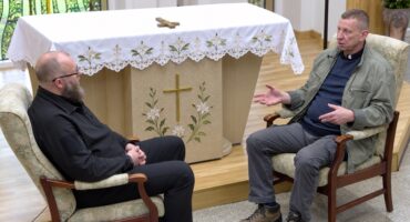 Read more about the article Žuvelė #103 Džiaugsmo žmogus. V. Poškus ir A. Valkauskas.