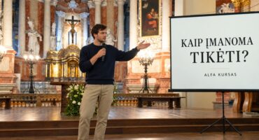 Read more about the article Ar tikėjimas yra aklas? (@Šv. Jonų bažnyčios Alfa kursas)